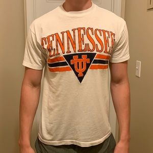 Tennessee t-shirt bundle (size L)!!